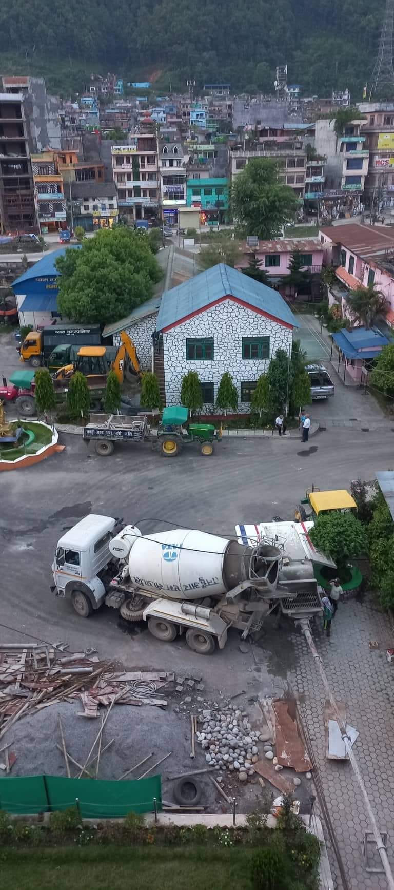 मिक्सर ट्रक एरियल भ्यू